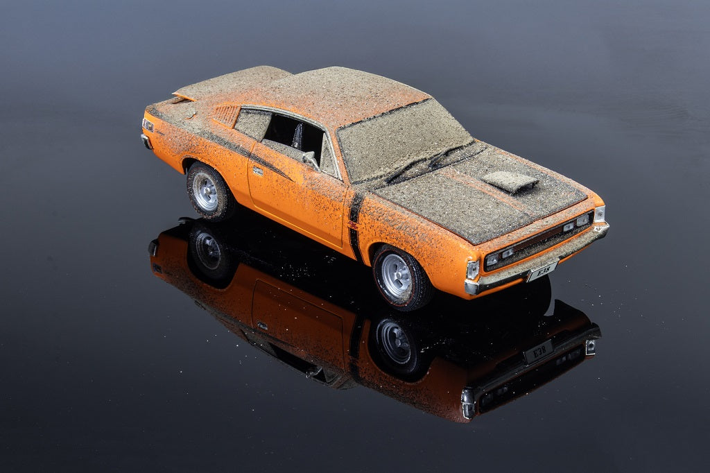 CT24819-VC-BF - 1:24 Vitamin C E38 Valiant Charger