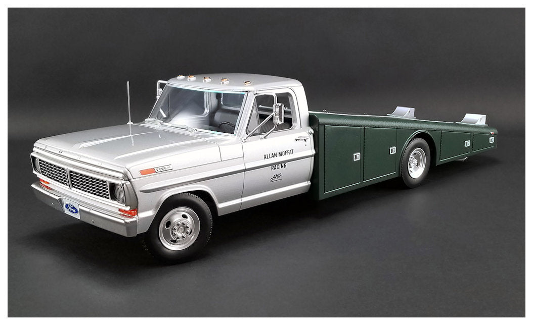 Legendary Transport: 1:18 #33 BRUT 1970 Ford F-350 Ramp Truck Allan Moffat