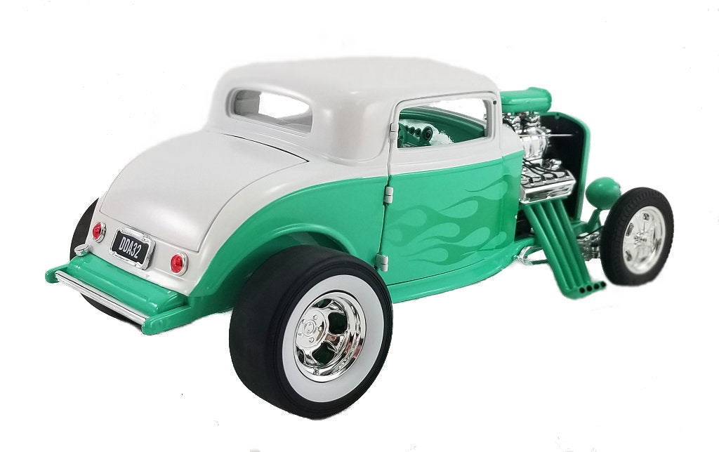 1:18 1932 Blown Ford Hot Rod 3 Window Coupe w/Flames