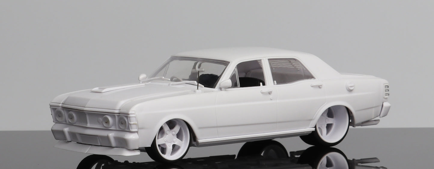 DDA241K - 1:24 Plastic Kit Custom XW GTHO Ford
