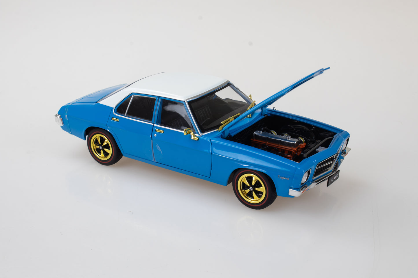 DDA311 1:24 Super Blue HQ Kingswood
