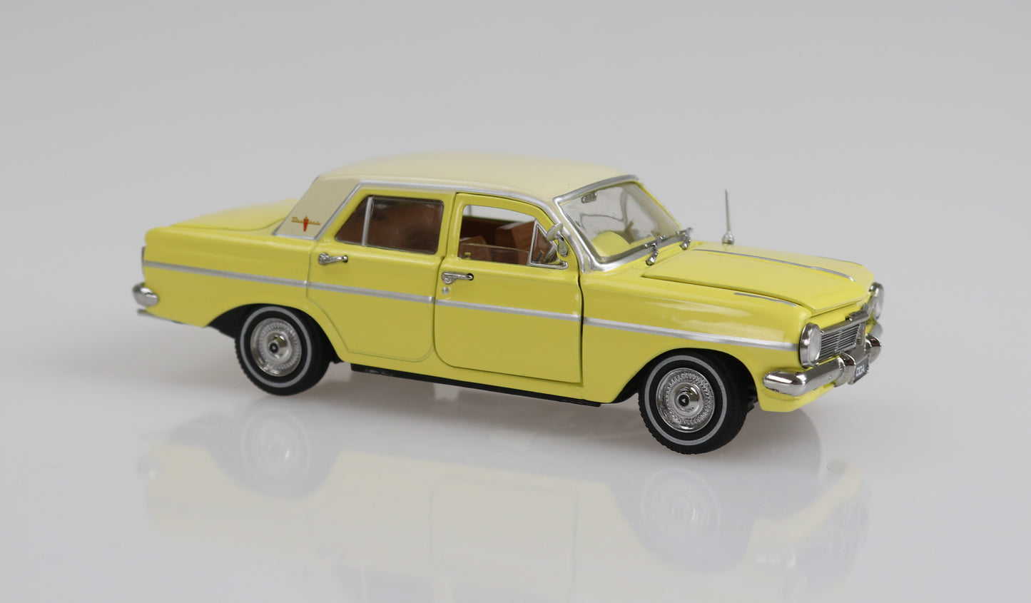 DDA32843-3 - 1:32 Yellow EH Sedan Premier