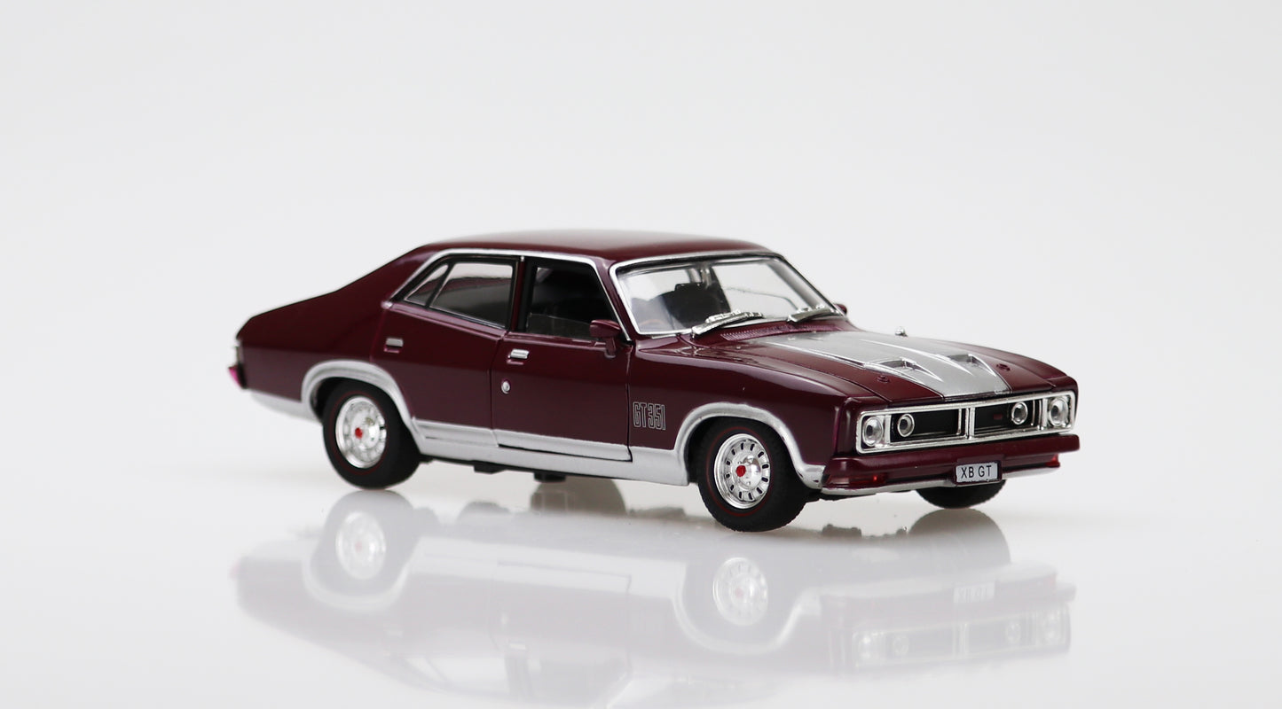 DDA32849DS - 1:32 Dark XB GT Ford 4 Door