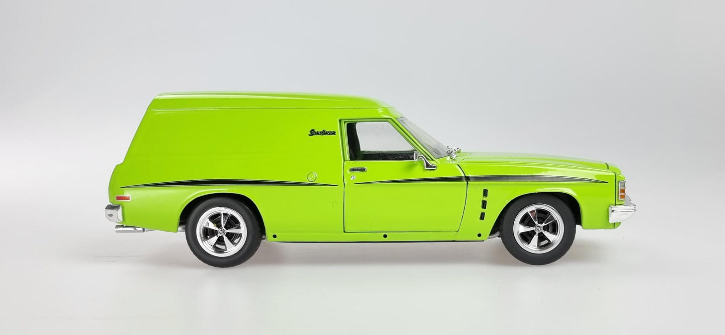 DDA501 - 1:24 1975 HJ Sandman Panelvan