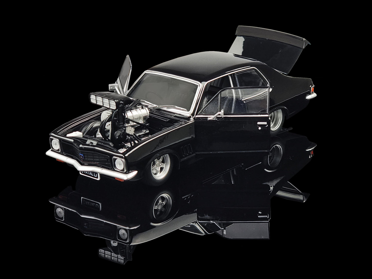 1:24 Midnight Blue Blown Slammed 1972 LJ Torana Fully Detailed Opening Doors, and Boot