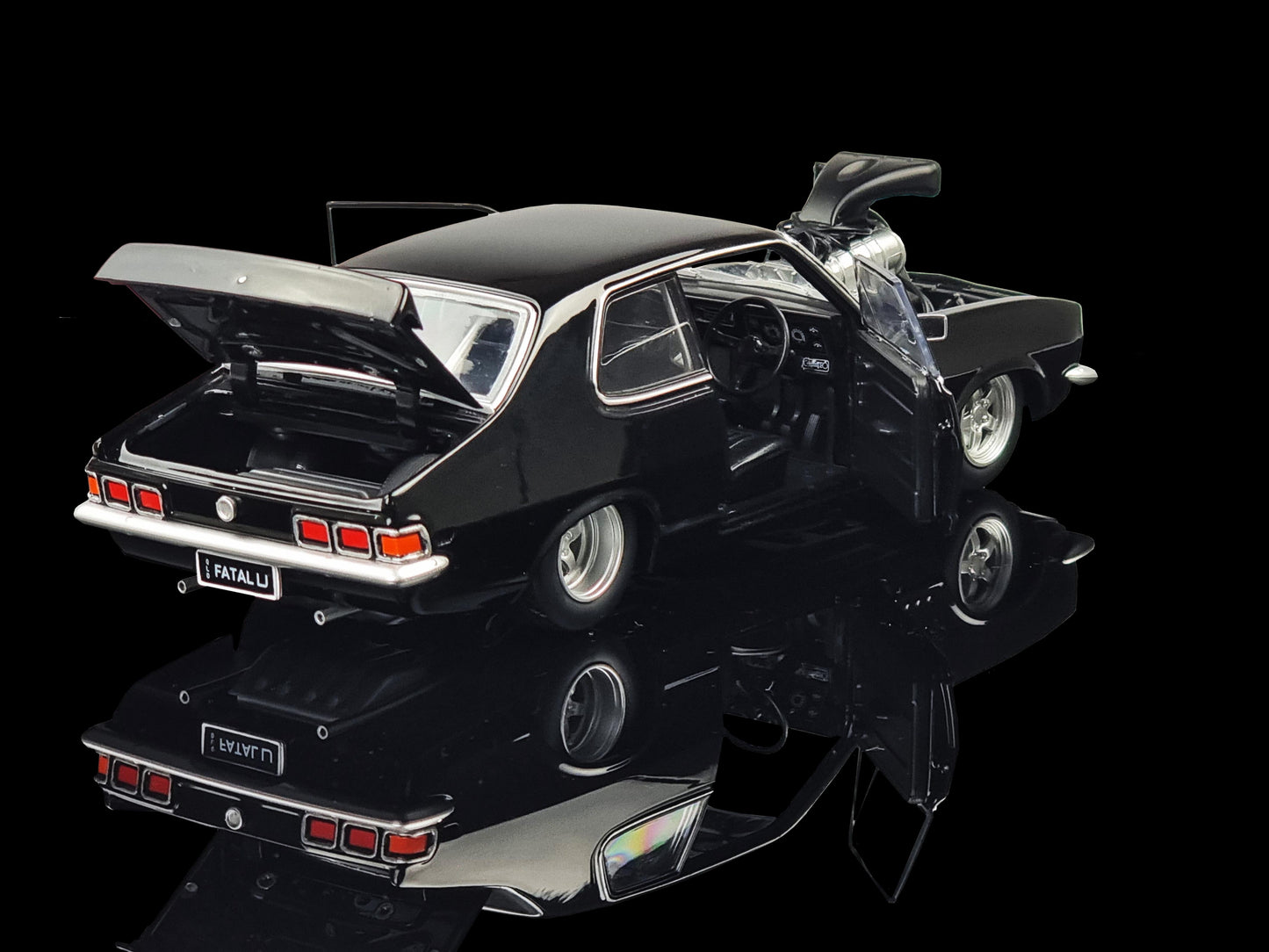 1:24 Midnight Blue Blown Slammed 1972 LJ Torana Fully Detailed Opening Doors, and Boot