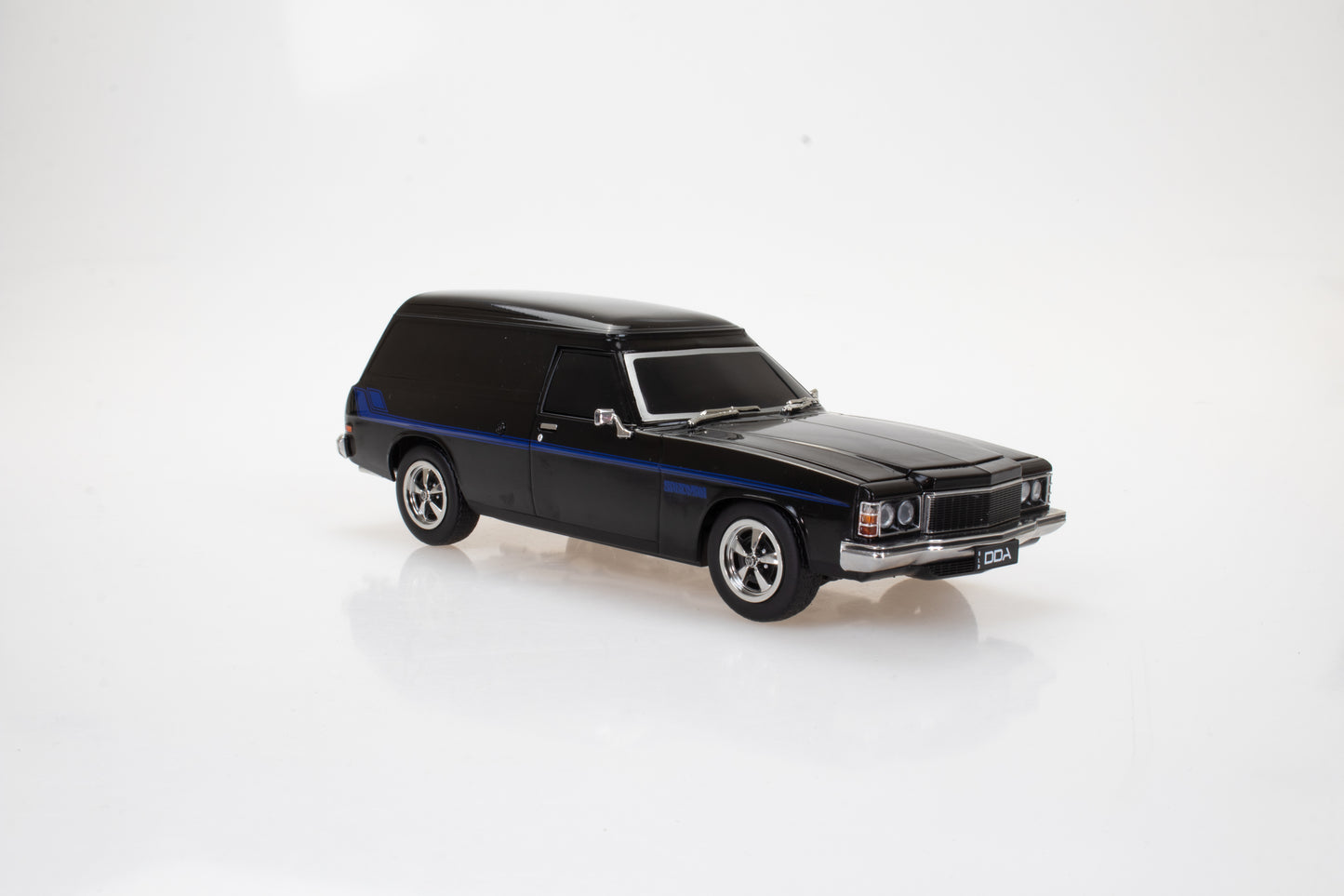 DDAMLU24-HX - 1:24 Black HX Panel Van Plastic Light Up