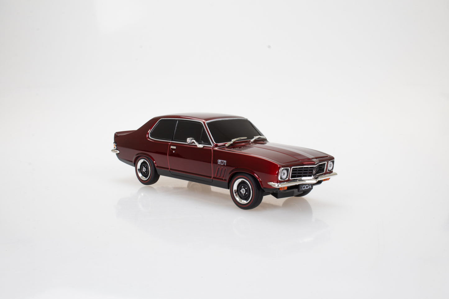 DDAMLU24-LJ - 1:24 Dark Red LJ Torana Plastic Light Up
