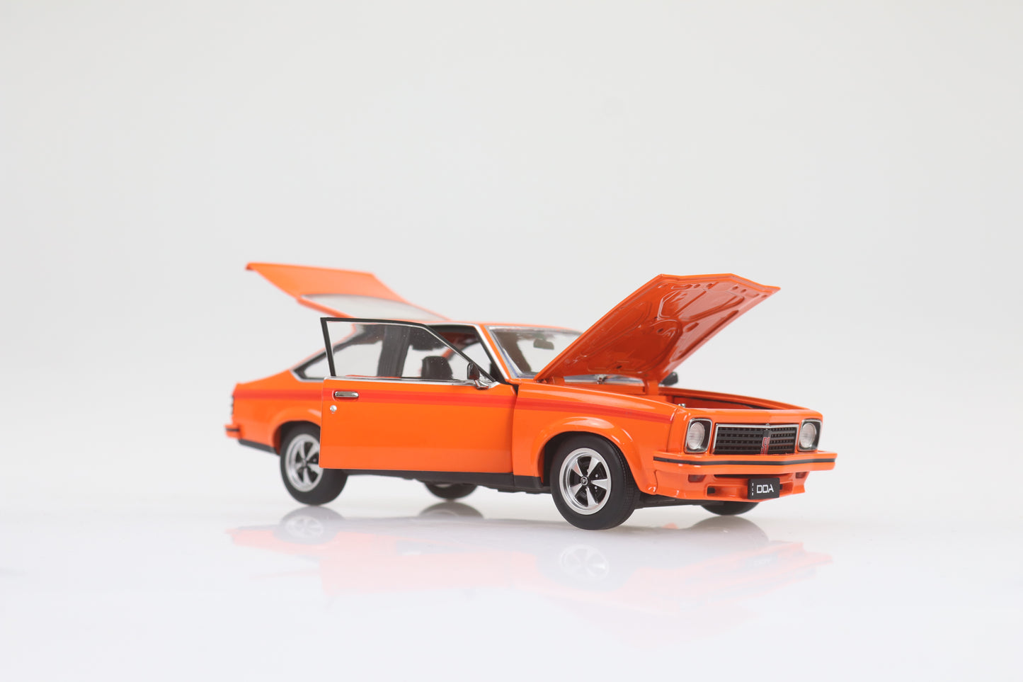 DDA805 - 1:24 LX SS Torana 6 Cyl