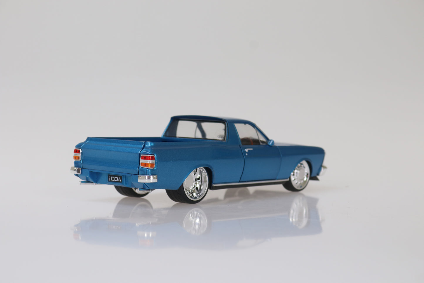 DDA2491 - 1:24 Blue XY Ford Falcon Ute