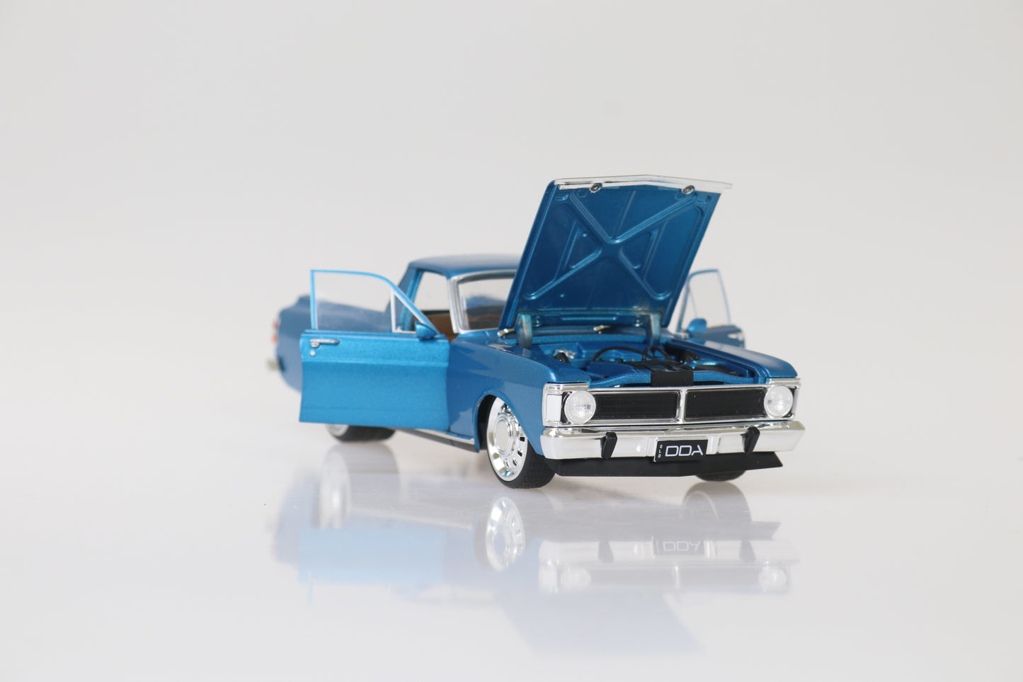 DDA2491 - 1:24 Blue XY Ford Falcon Ute