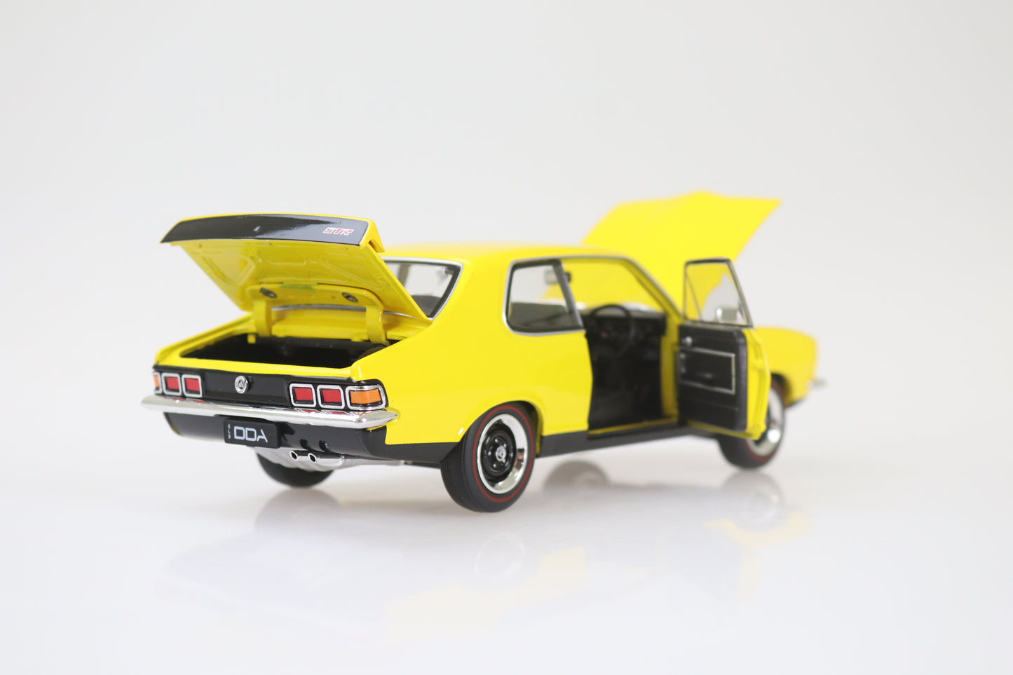 DDA625 1:24 Yellow LJ GTR