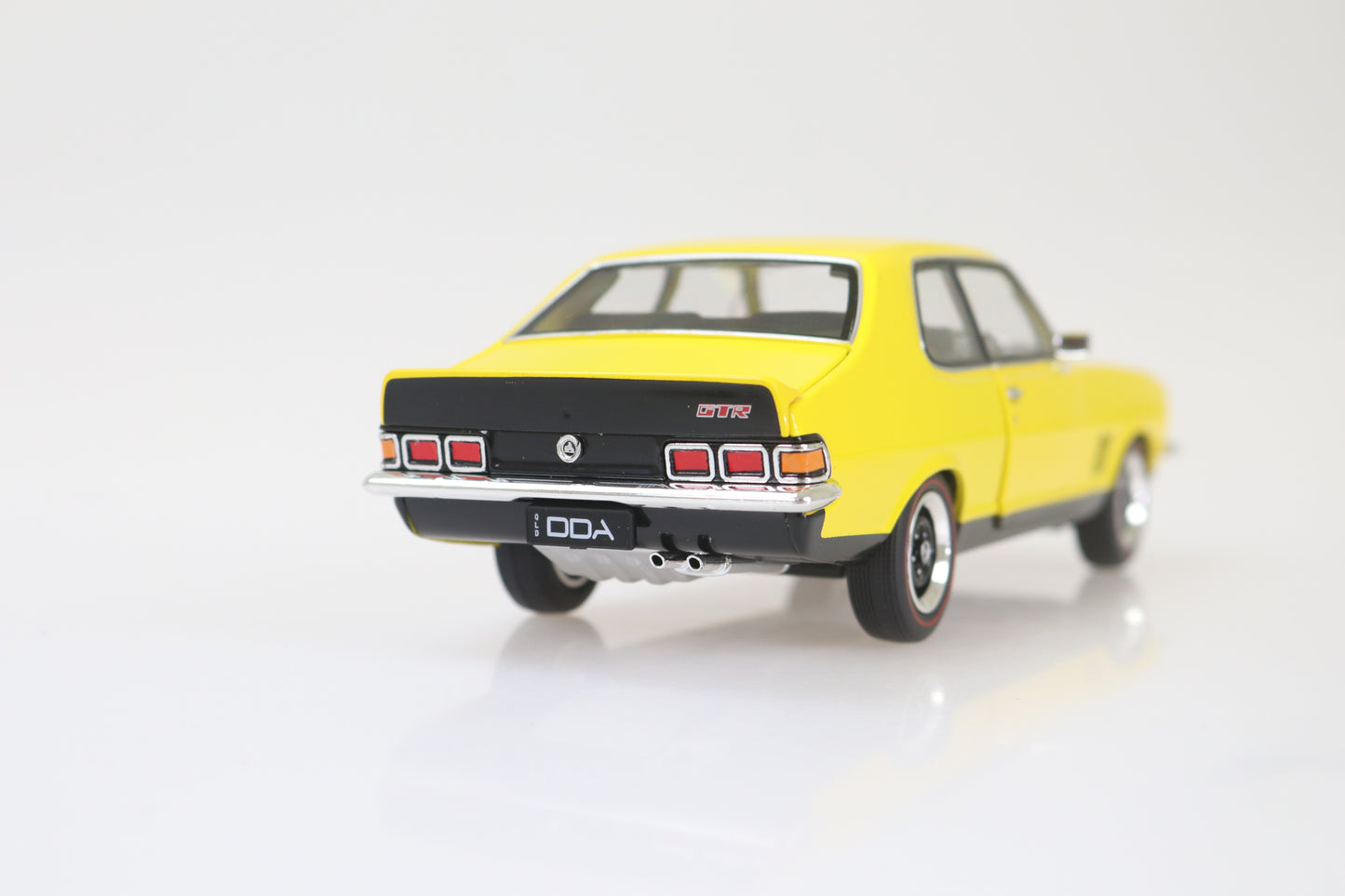 DDA625 1:24 Yellow LJ GTR