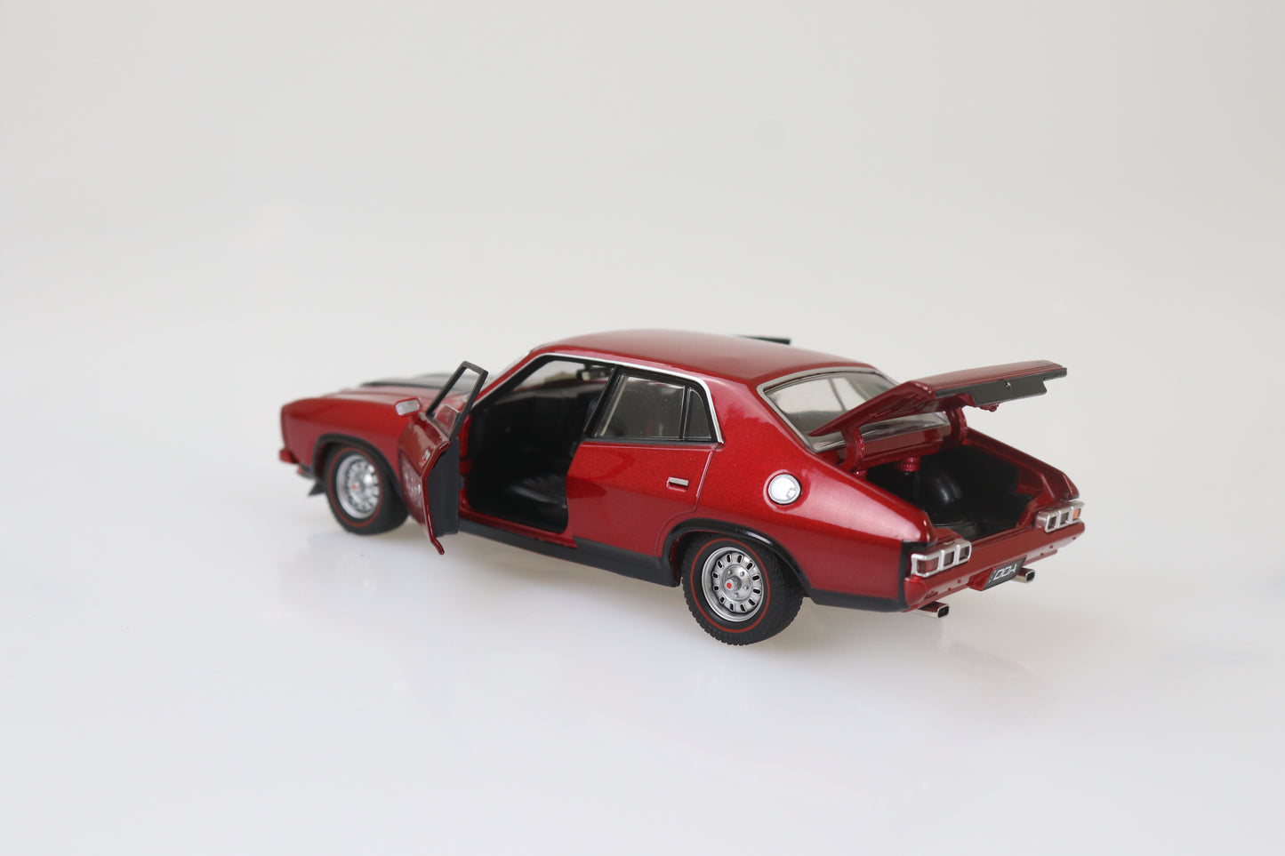 DDA32849-1 - 1:32 Red XB GT Ford