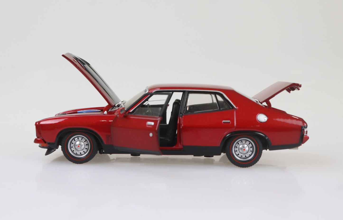 DDA32849-1 - 1:32 Red XB GT Ford
