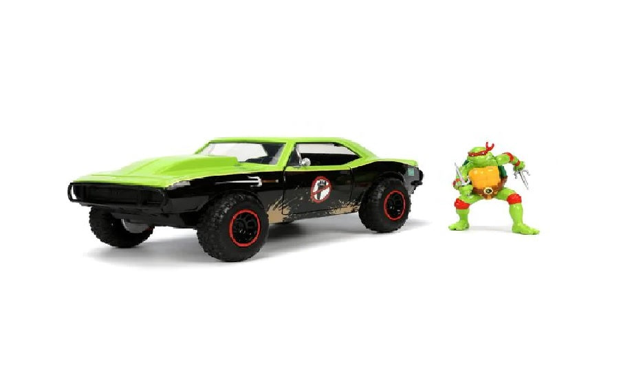 JA33386 - 1:24 TMNT Raphael Figure w/1967 Chev Camaro Movie