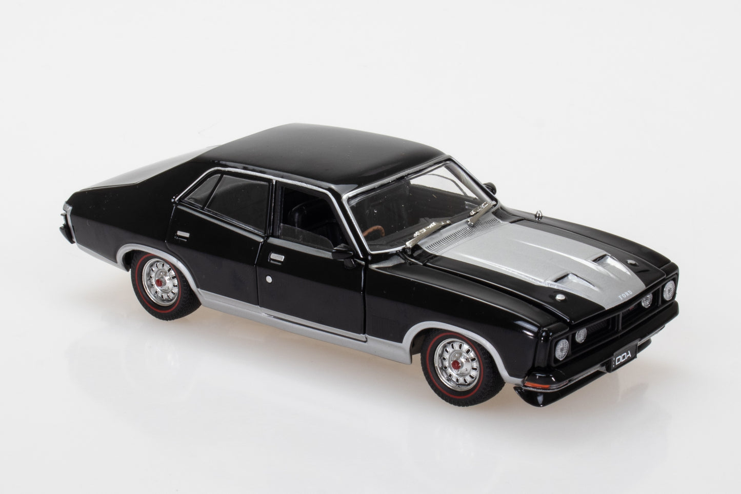 DDA32849-2 - 1:32 Black XB GT 4 Door
