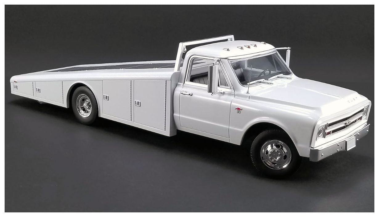 A1801700 - 1:18 1967 White Chev C-30 Ramp Truck