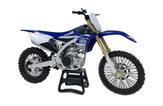 AN49643 - 1:6 Yamaha YZ450F 2017 Dirt Bike