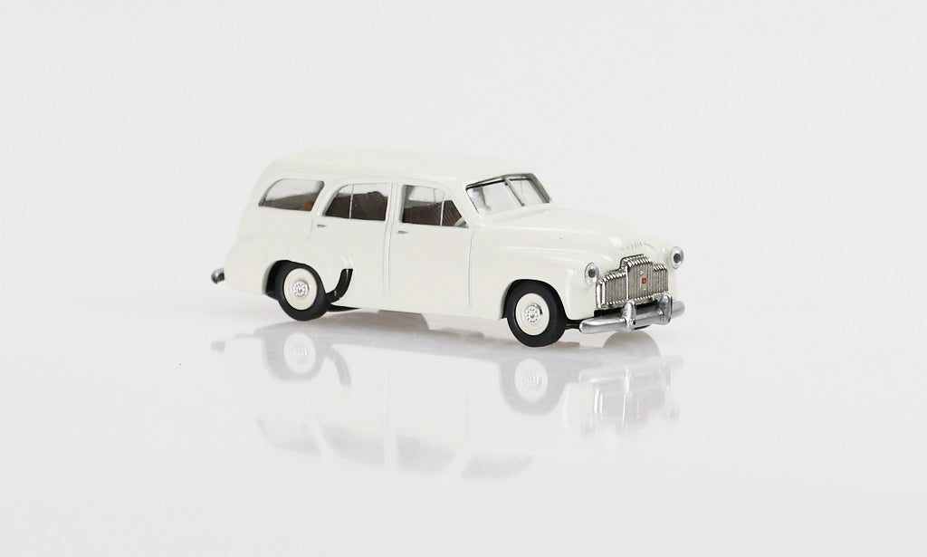 DDA164001 - 1:64 1953 White FX Station Wagon