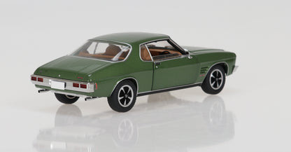 DDA215 - 1:24 Green Bridge Car Holden