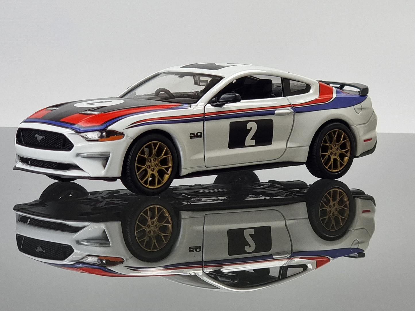 1:24 #2 Bathurst Special 2018 Mustang RHD Retro (1977 40th Anniversary 1-2 Finish)