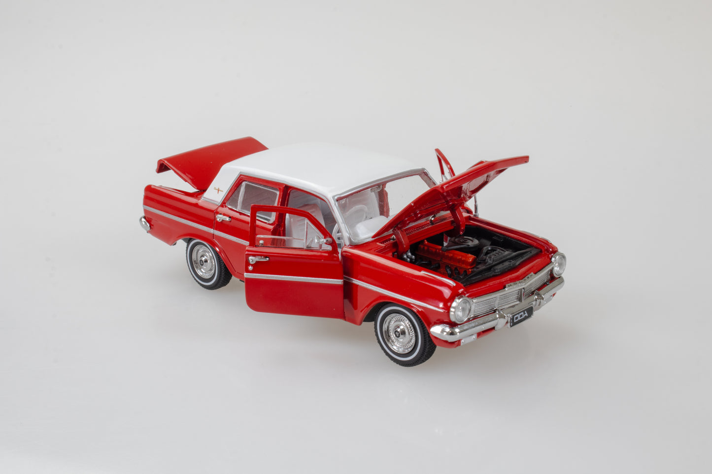 PRE-ORDER - DDA32843-6 - 1:32 EH Holden Premier Red w/White Roof