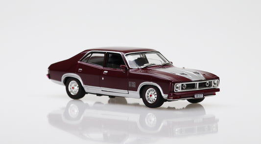 DDA32849DS - 1:32 Dark XB GT Ford 4 Door
