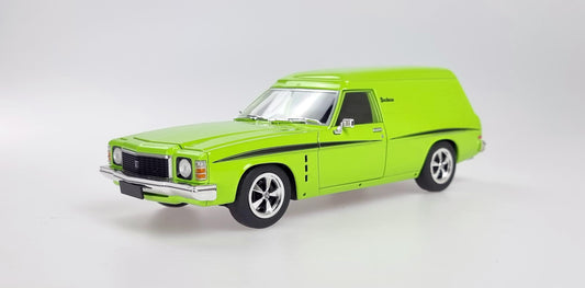 DDA501 - 1:24 1975 HJ Sandman Panelvan