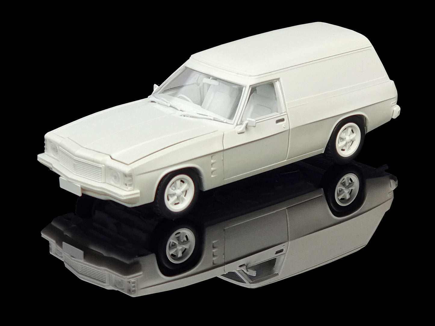 Build Your Dream Ride: 1:24 Plastic Kit 1975 HJ Holden Sandman Panelvan