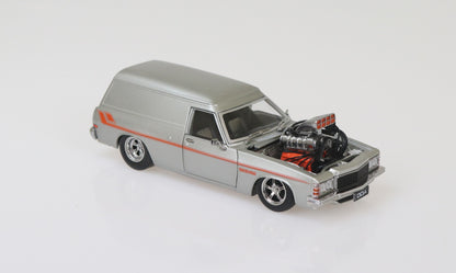 DDA522 - 1:24 Silver Holden HZ Panelvan