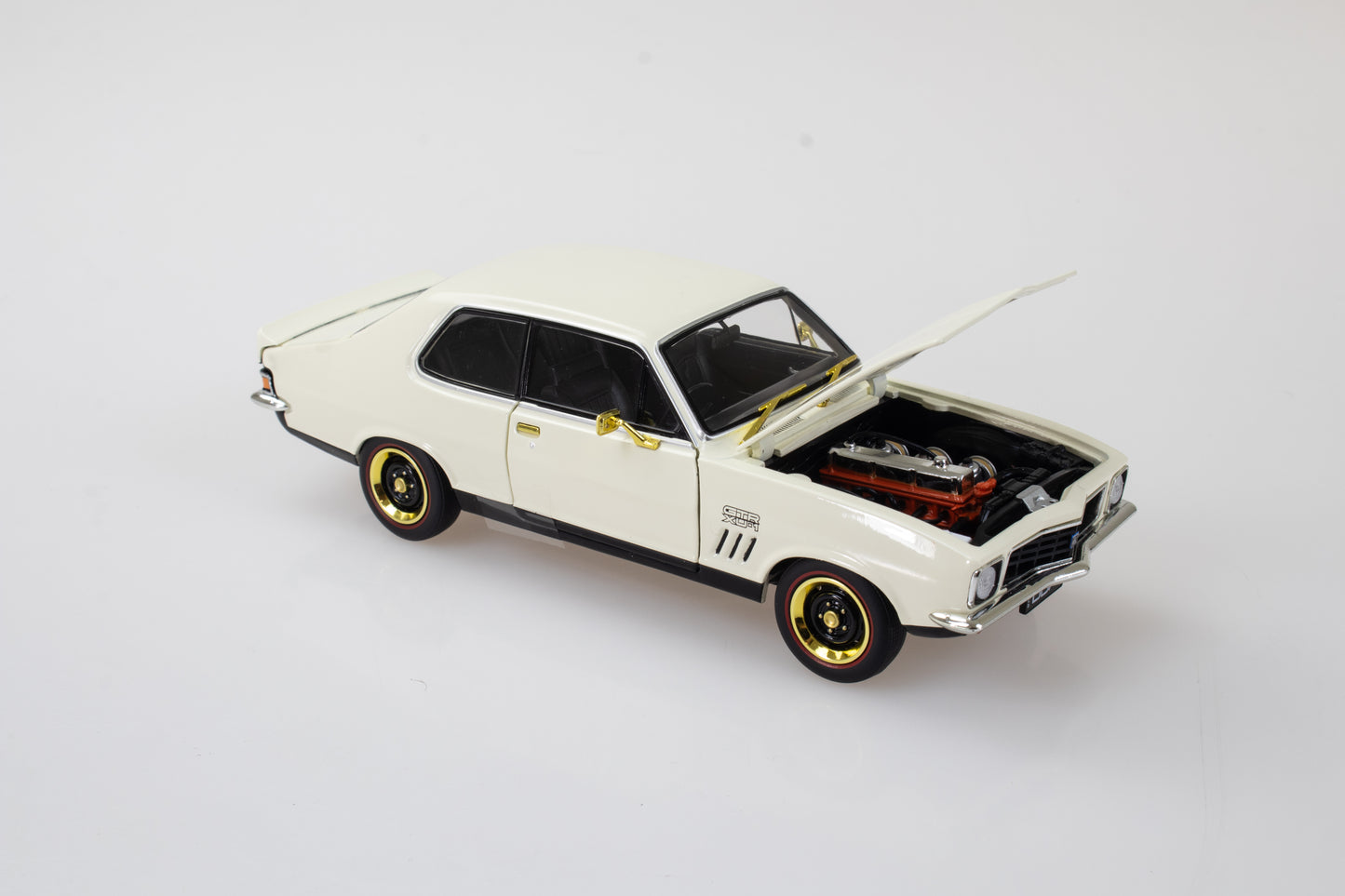 DDA606 - 1:24 Custard LJ GTR XU1 Torana