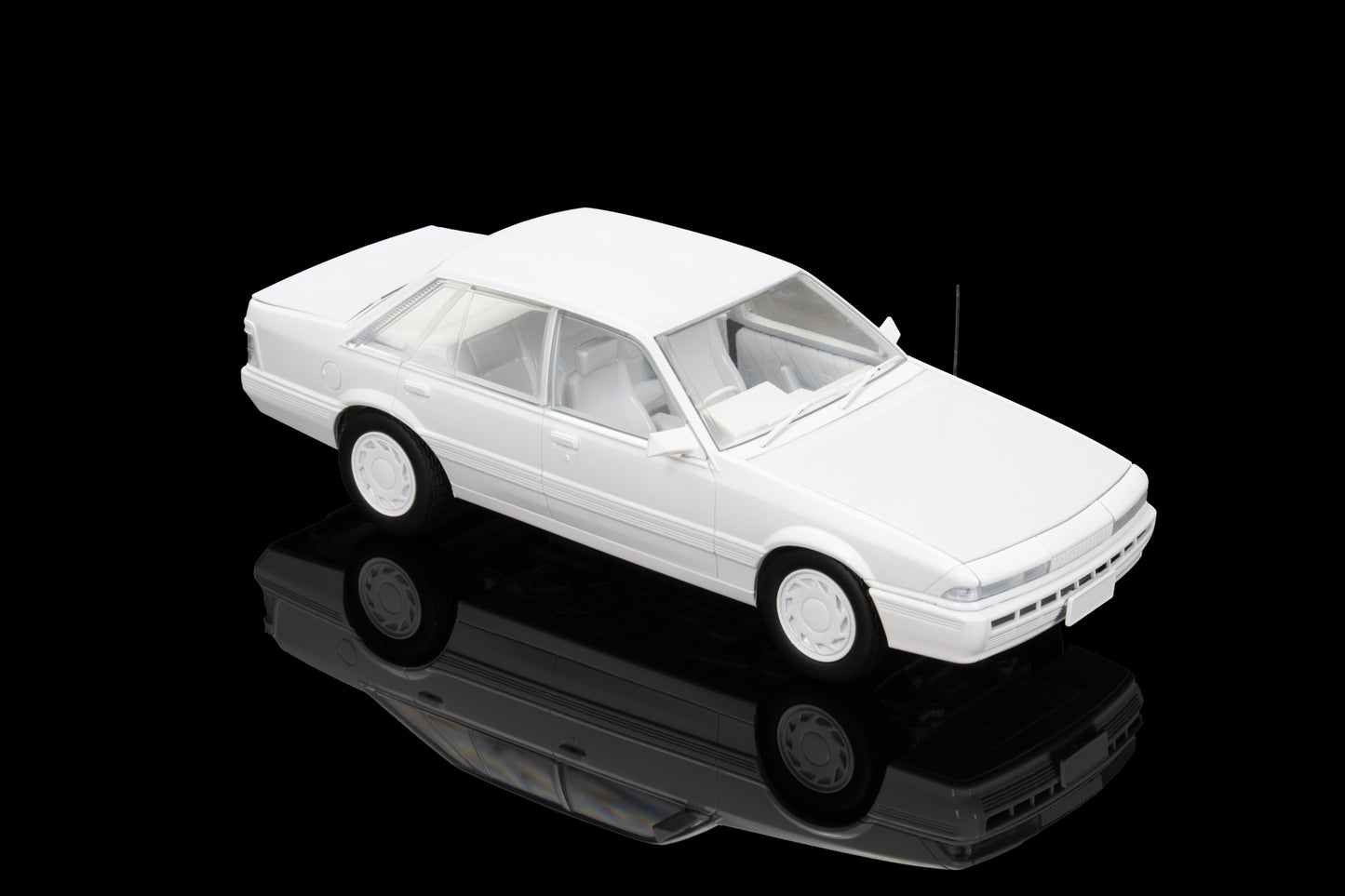 DDA707K - 1:24 VL Holden Calais Kit