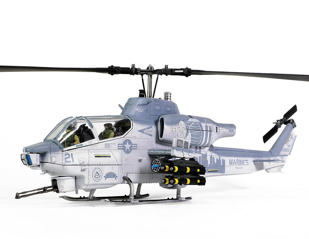 FOV-820004A-2 - 1:48 USMC AH-1W "Whiskey Cobra" Attack Helicopter