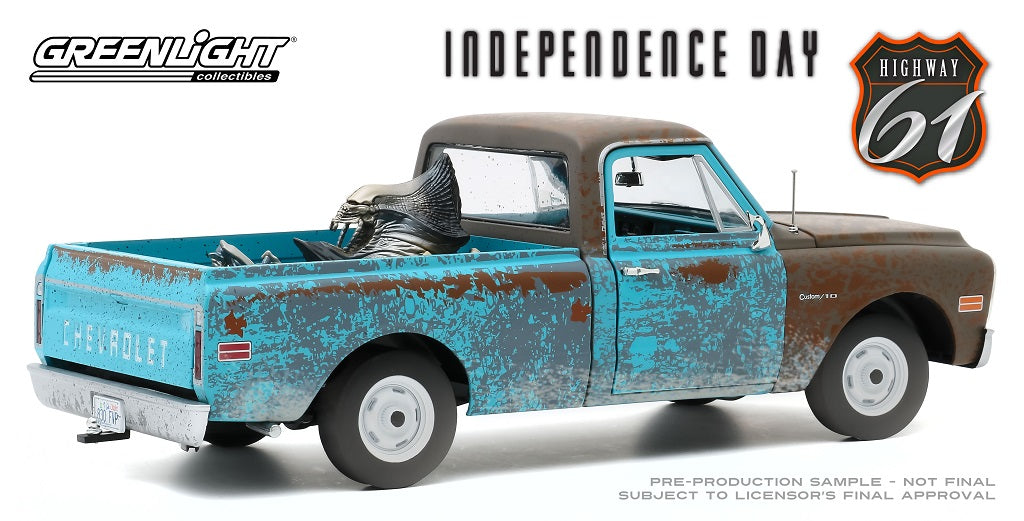 GL-HWY18021 - 1:18 Independence Day w/Alien