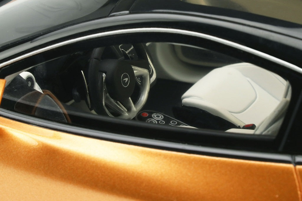 GT299 - 1:18 2019 McLaren GT Resin