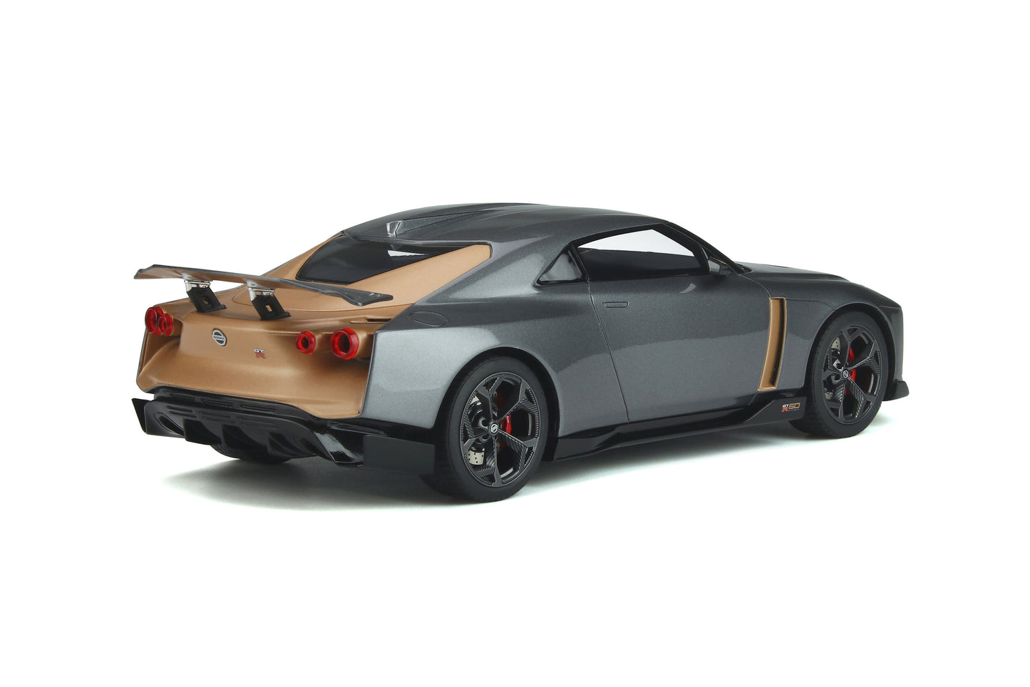 GT300 - 1:18 Nissan GT-R 50 by Italdes