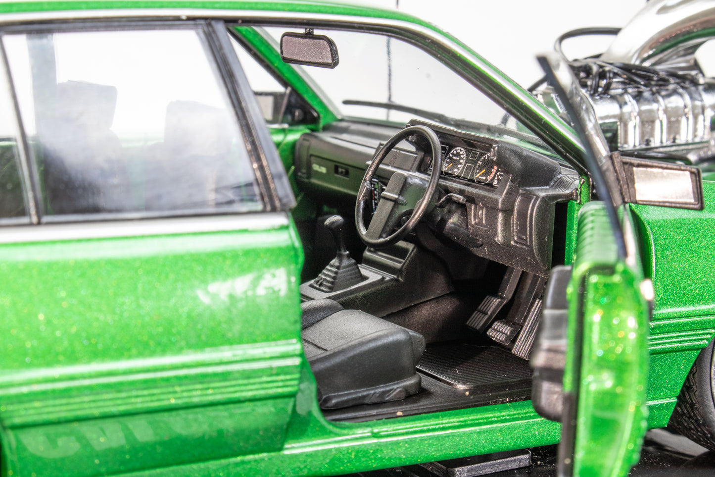 DDA703 - 1:24 Green Supercharged Calais