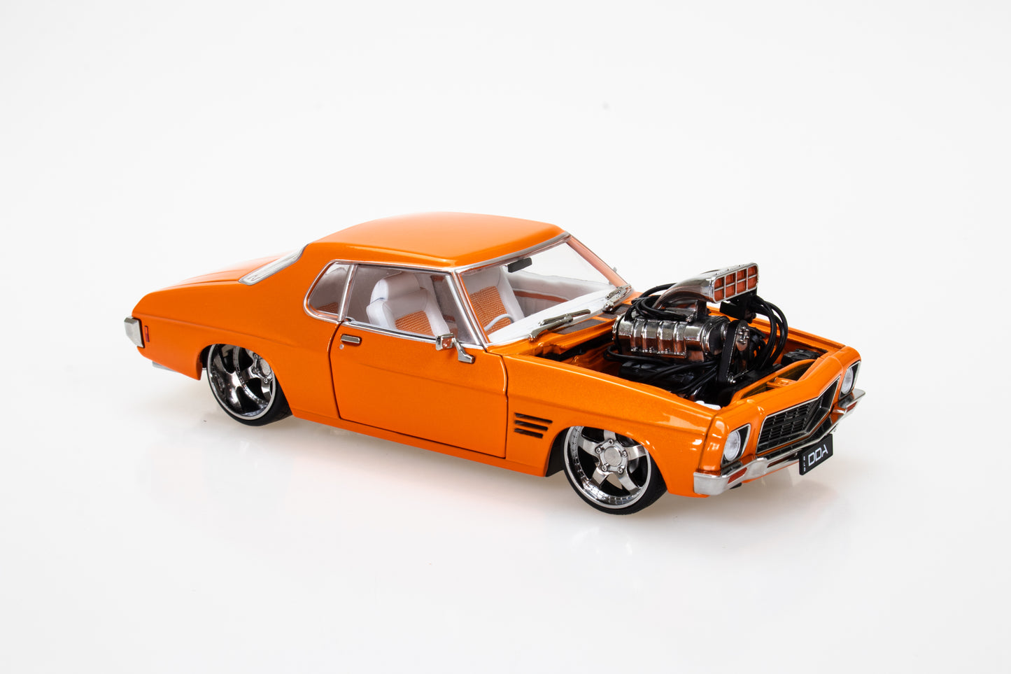 DDA328 - 1:24 HQ 2 Door Supercharged Orange
