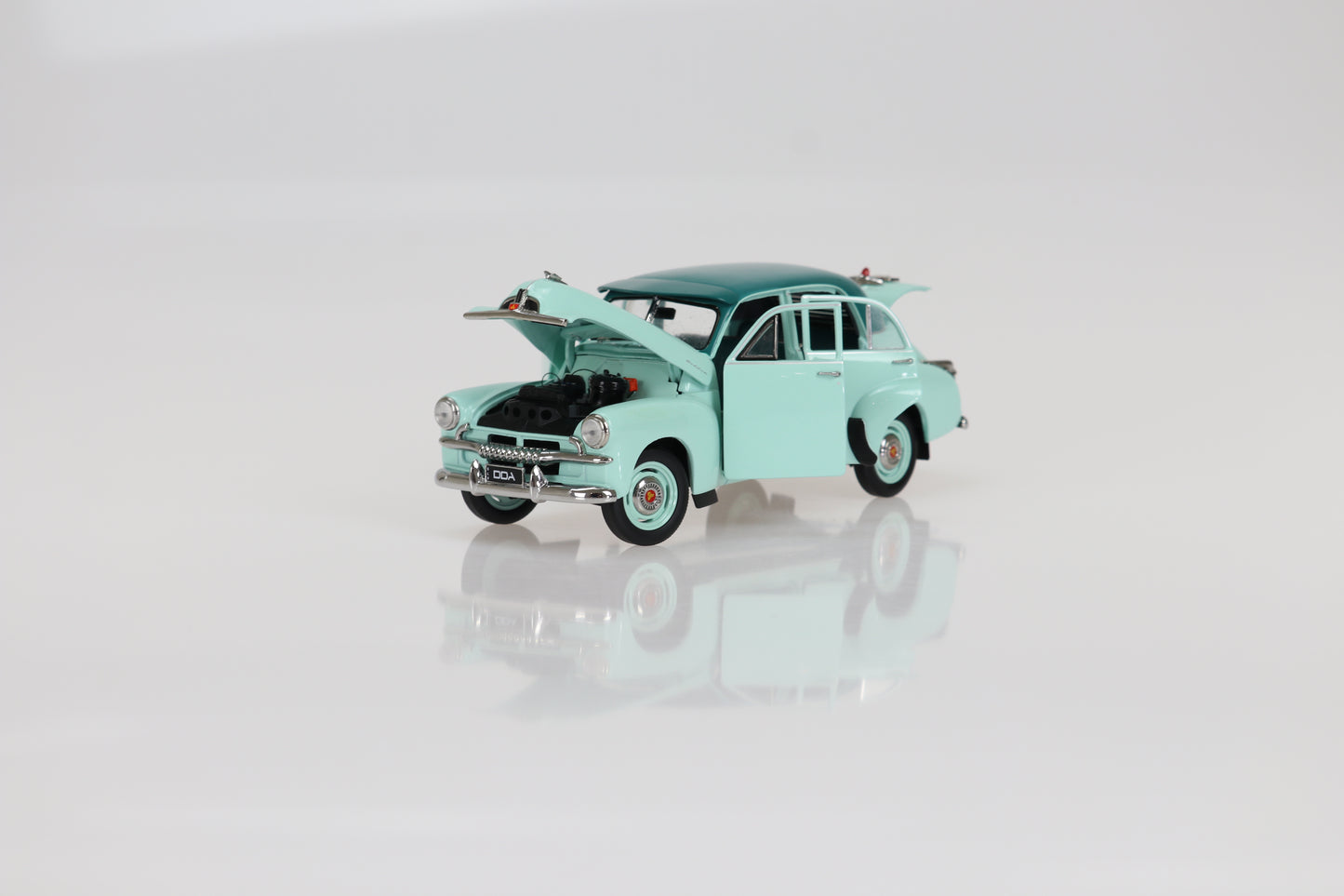 DDA403 - 1:24 1953 2 Tone Green FJ Holden