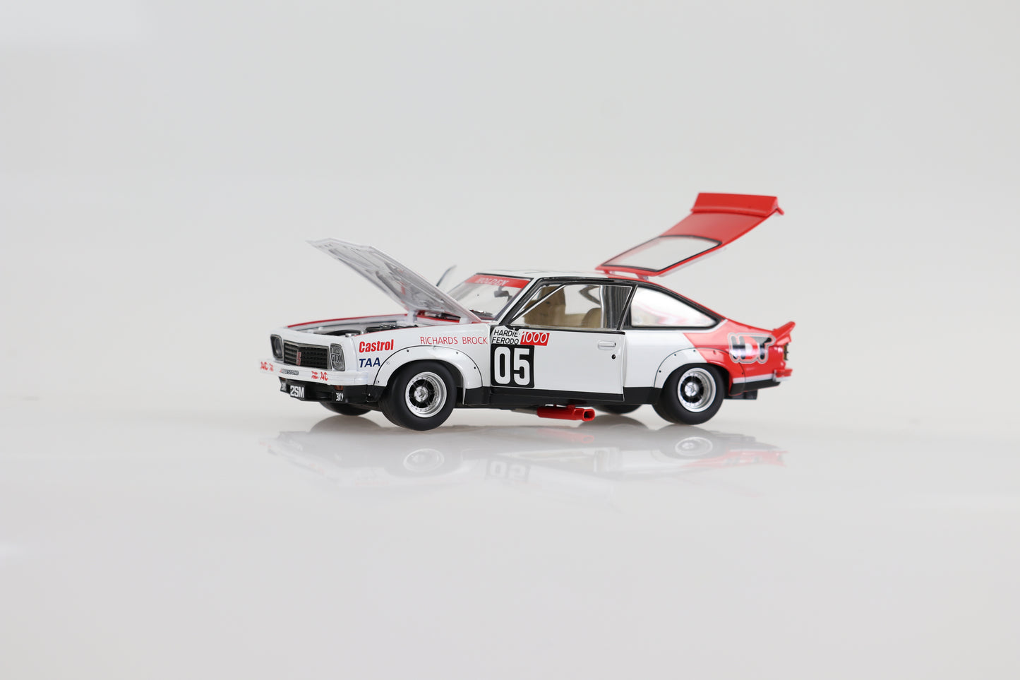 DDA803 - 1:24 A9X Torana 308 Bathurst
