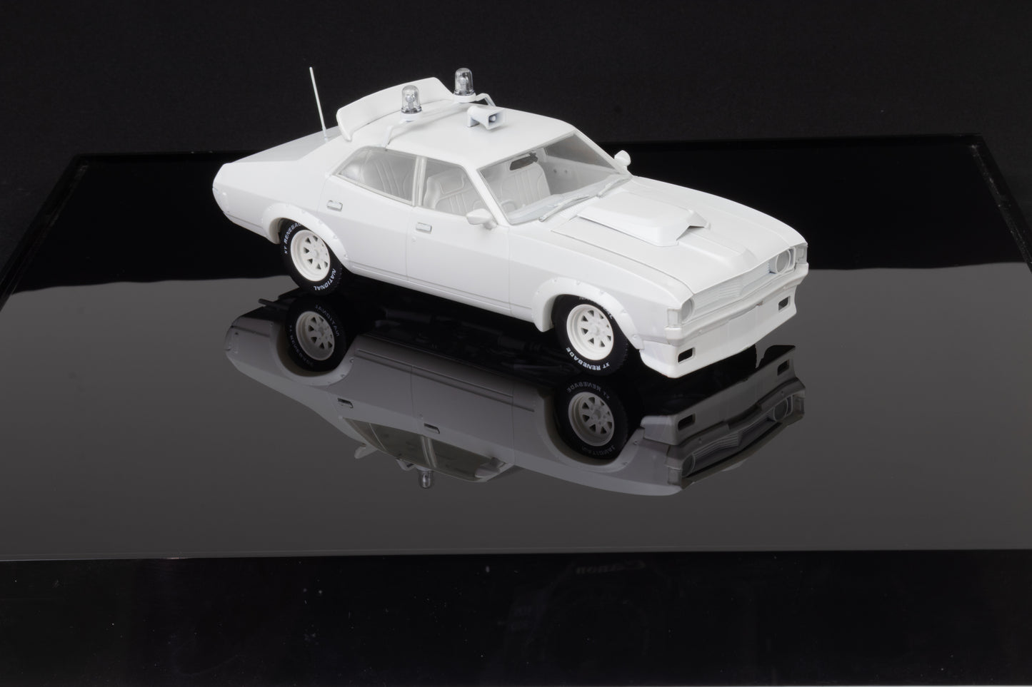 DDA912K - 1:24 Plastic Kit XA Interceptor