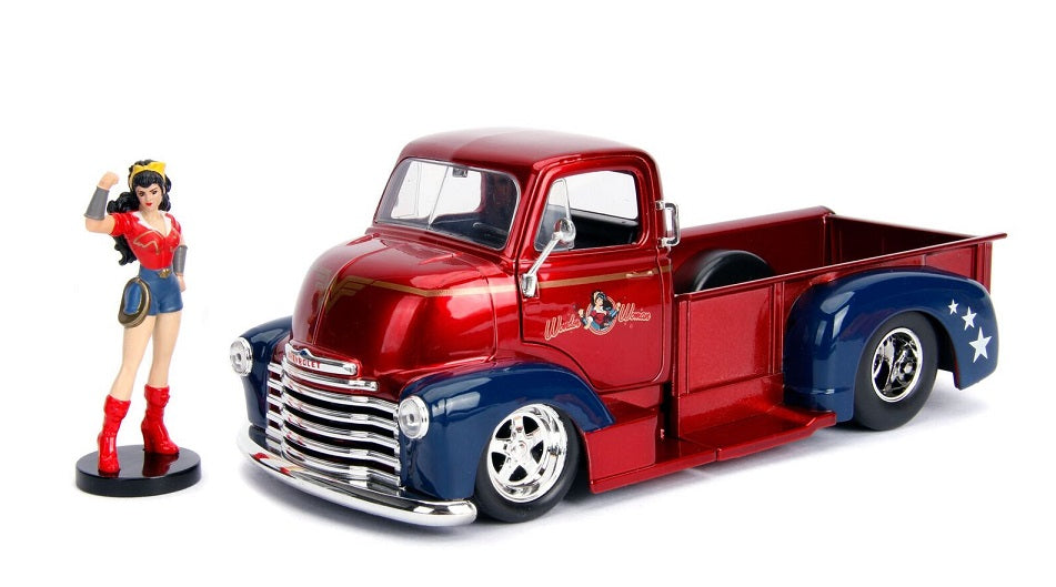 JA30453 - 1:24 Wonder Woman w/1952 Chevy
