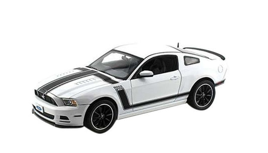 SH452 - 1:18 White/Black 2013 BOSS 302