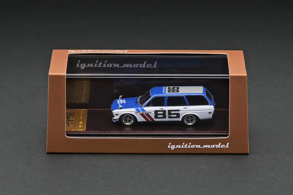 TWIG2930 - 1:64 Blue/White Datsun Bluebird