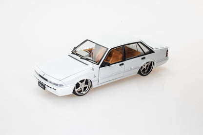DDA706 - 1:24 White Custom VL Calais